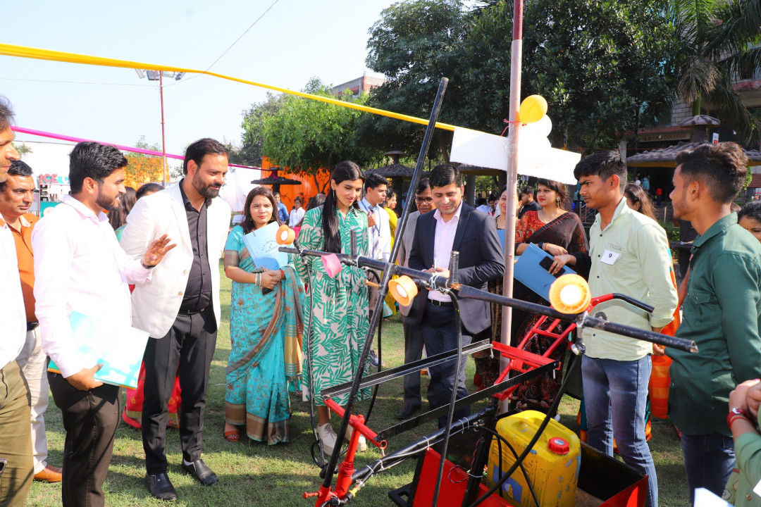 Some glimpses of the HLM Carnival